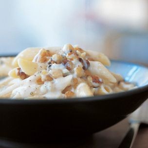 Creamy Penne with Walnuts
