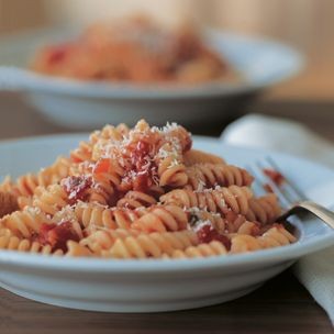 Fusilli with Tomato-Basil Sauce
