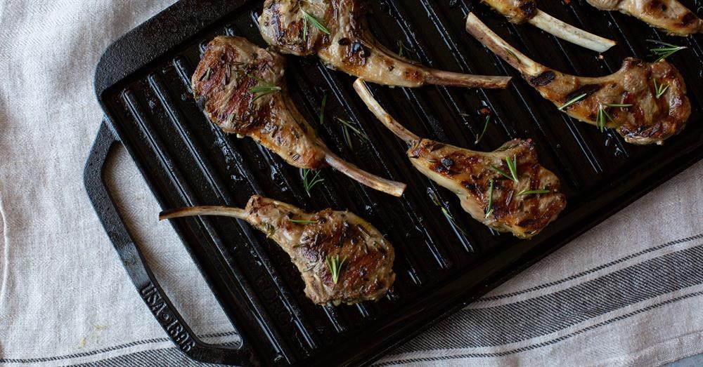 Grilled Lamb Rib Chops with Garlic and Rosemary
