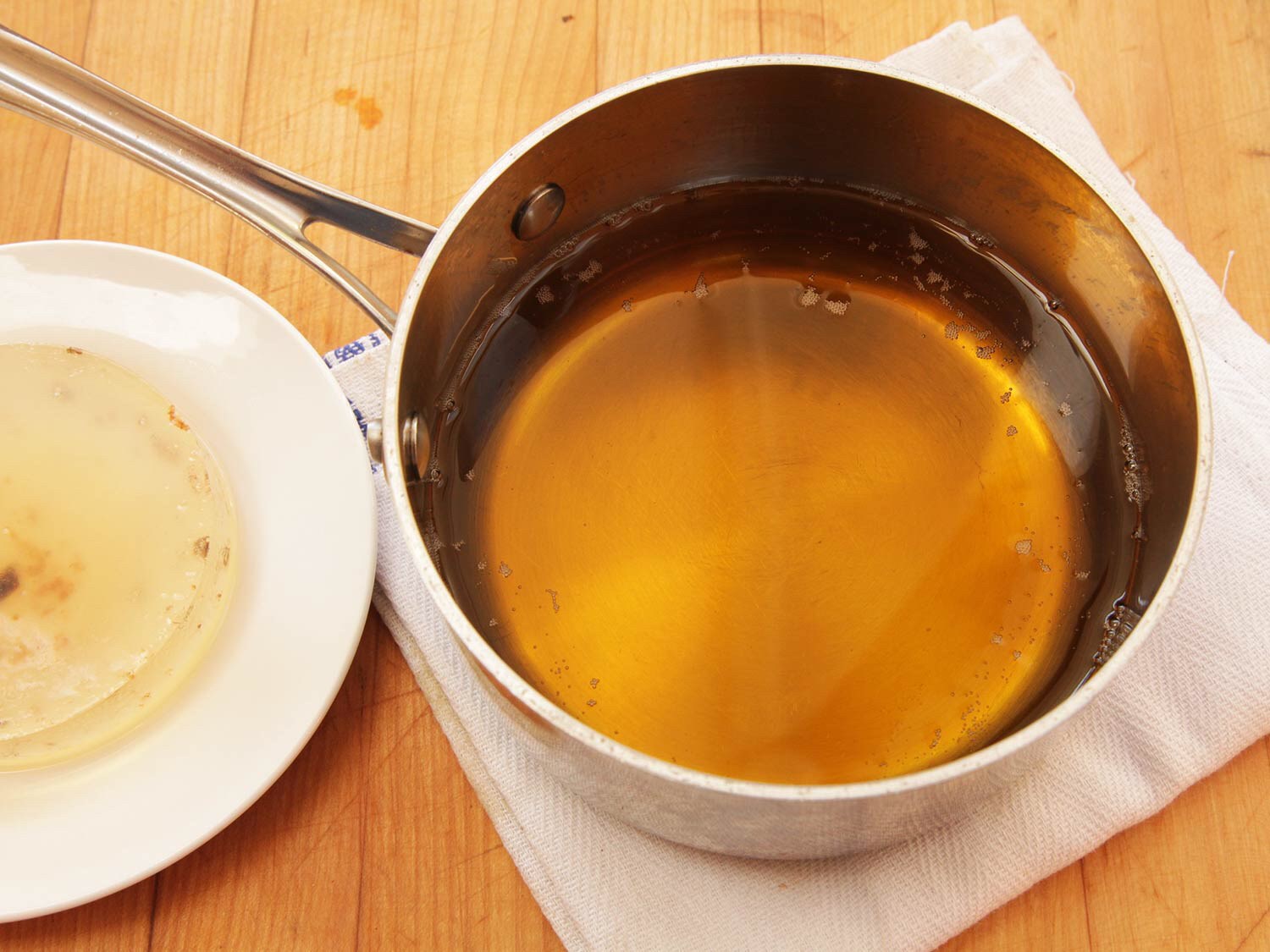 How to Gelatin-Clarify Oil
