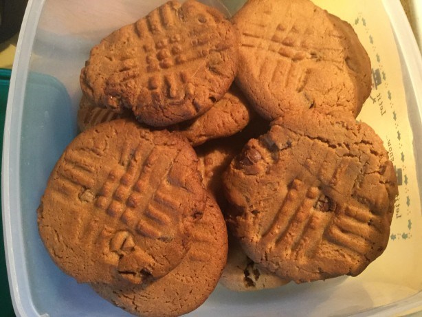 Peanut Butter Cookies with Kisses
