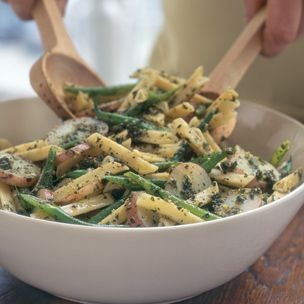 Penne with Pesto, Potatoes and Green Beans
