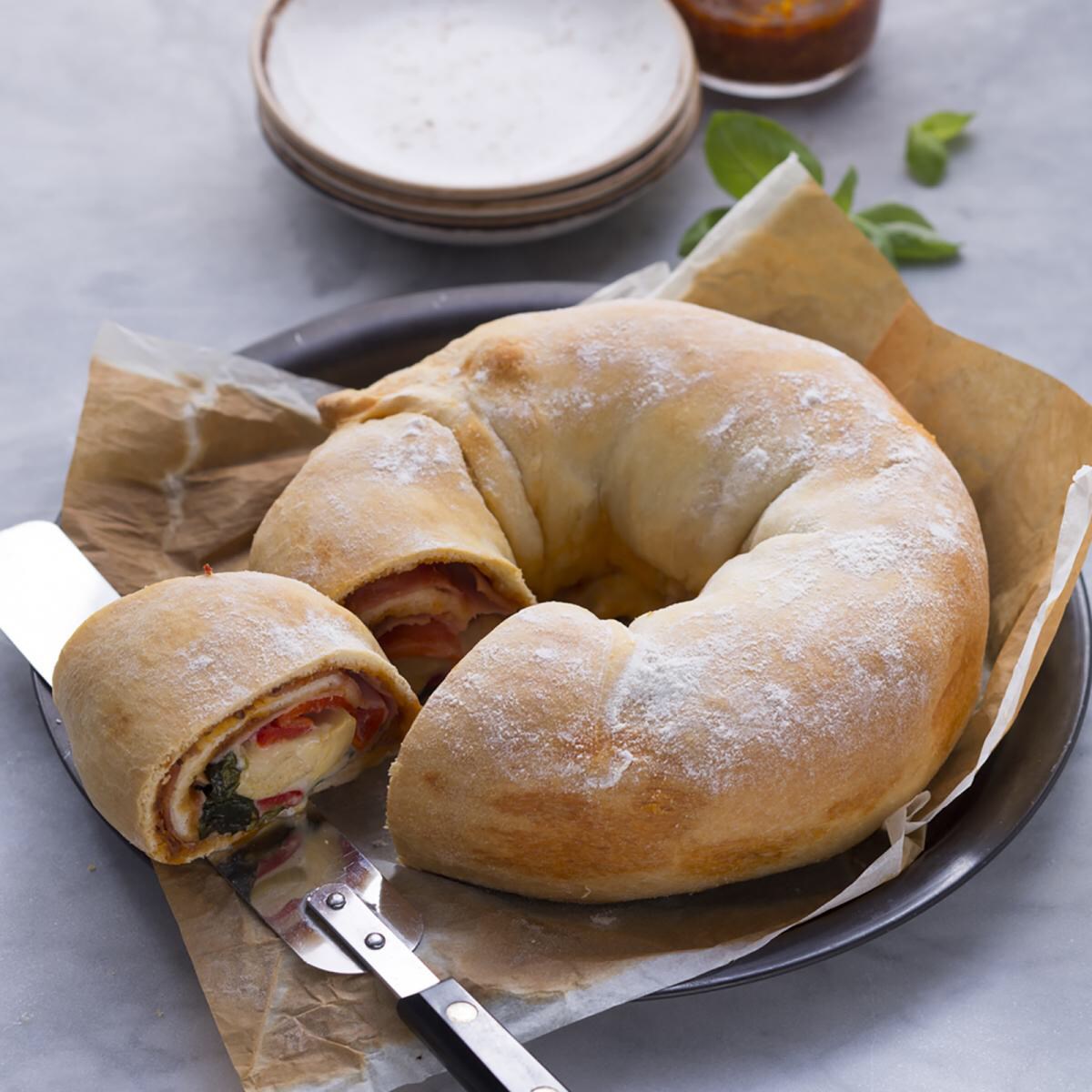 Pizza Ring with Ham and Artichoke Hearts
