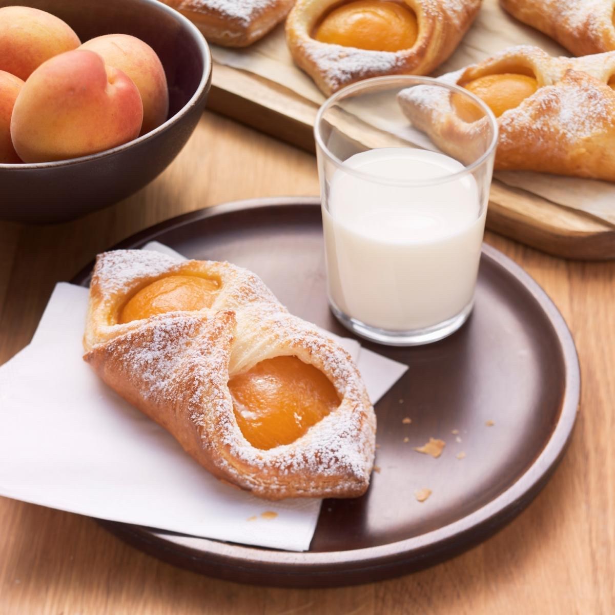 Puffy Apricot Danishes
