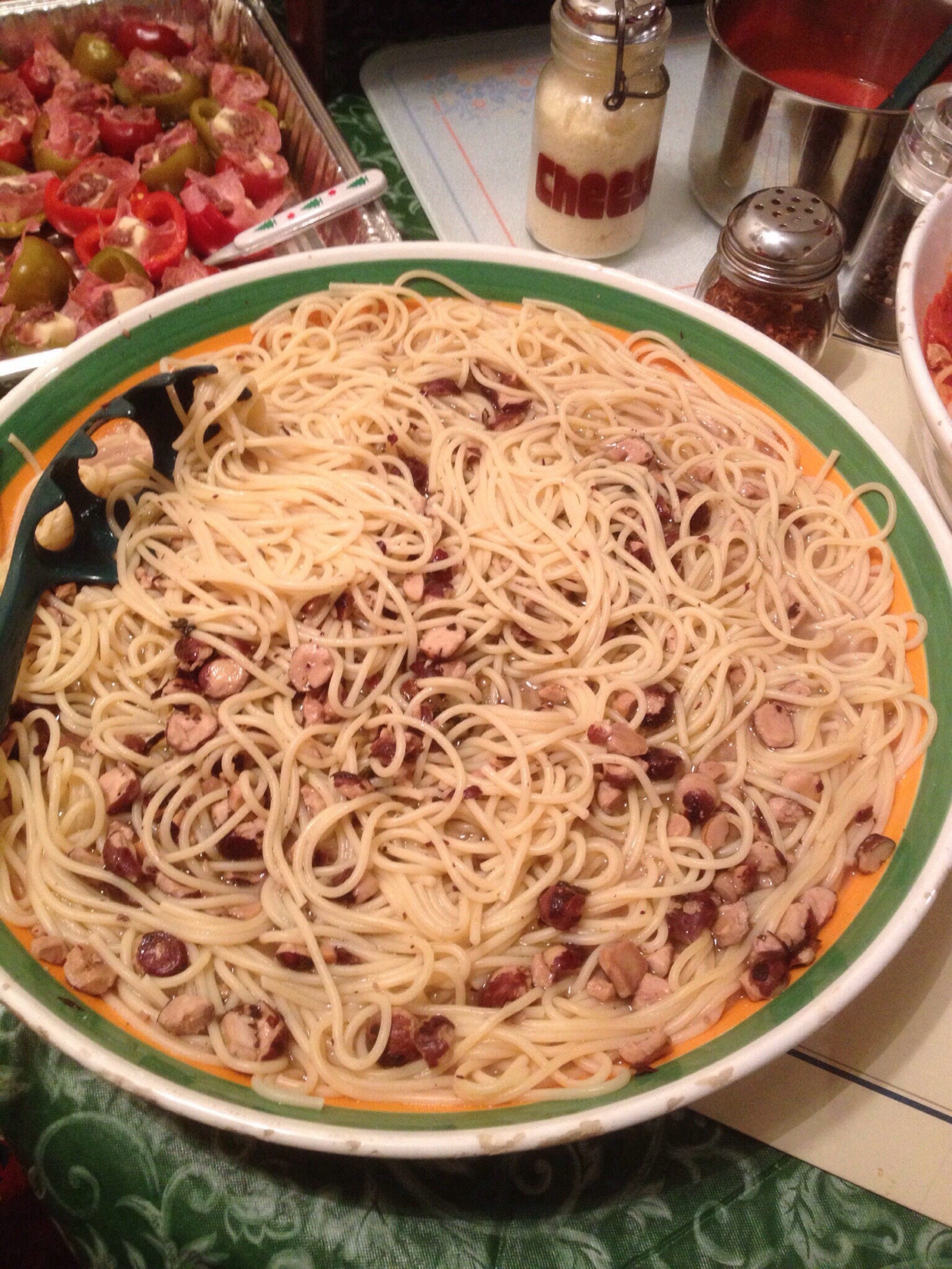 Spaghetti with Filbert Nuts
