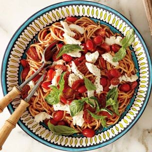 Spaghetti with Tomato-Basil Sauce
