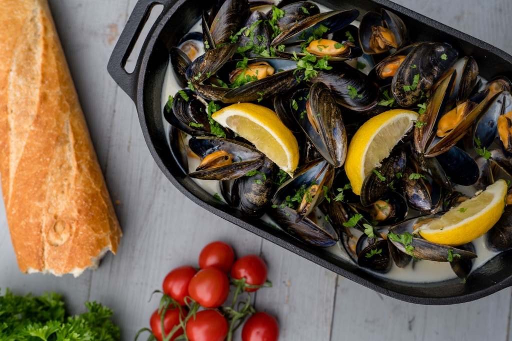 Steamed Mussels in White Wine

