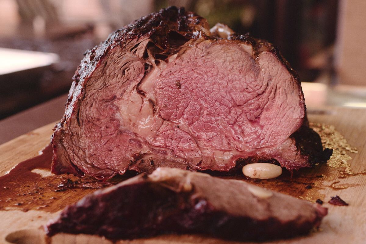 Sunday Garlic Roast Beef
